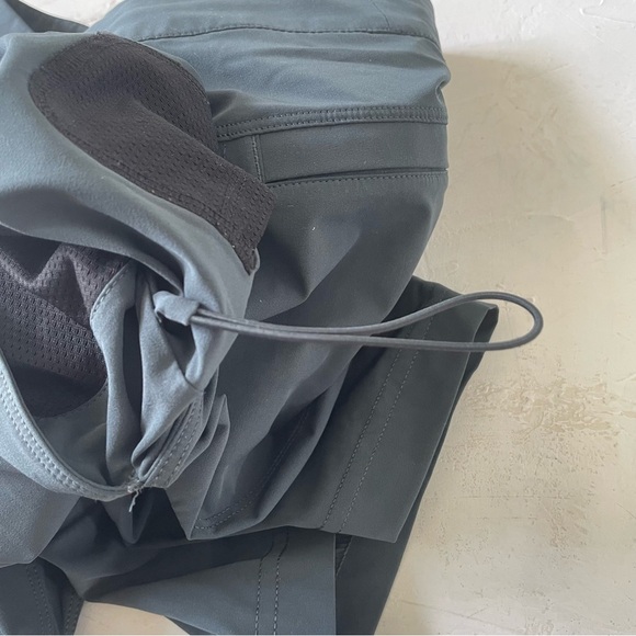 Lululemon Mens Shorts ABC Classic-Fit Short WovenAir Older Version Size 32 - Picture 7 of 9